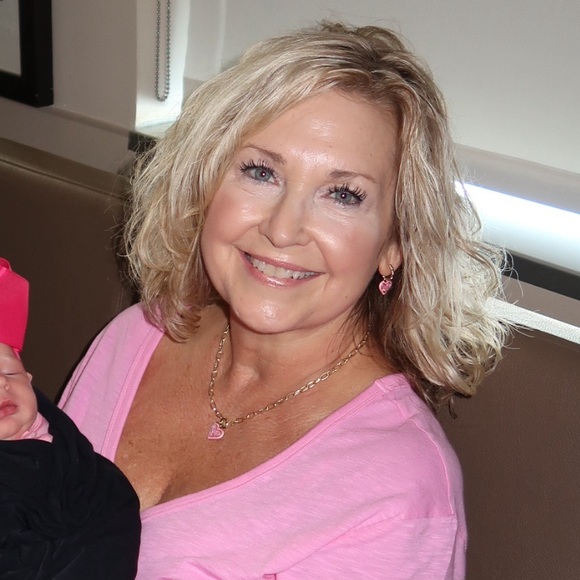 Meet your Posher, Jamie - Picture 2 of 2